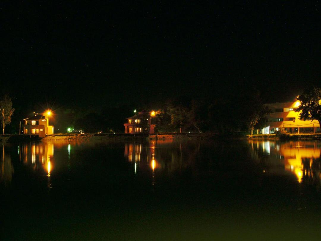 Karna Lake Tourist Resort Karnāl Exterior foto