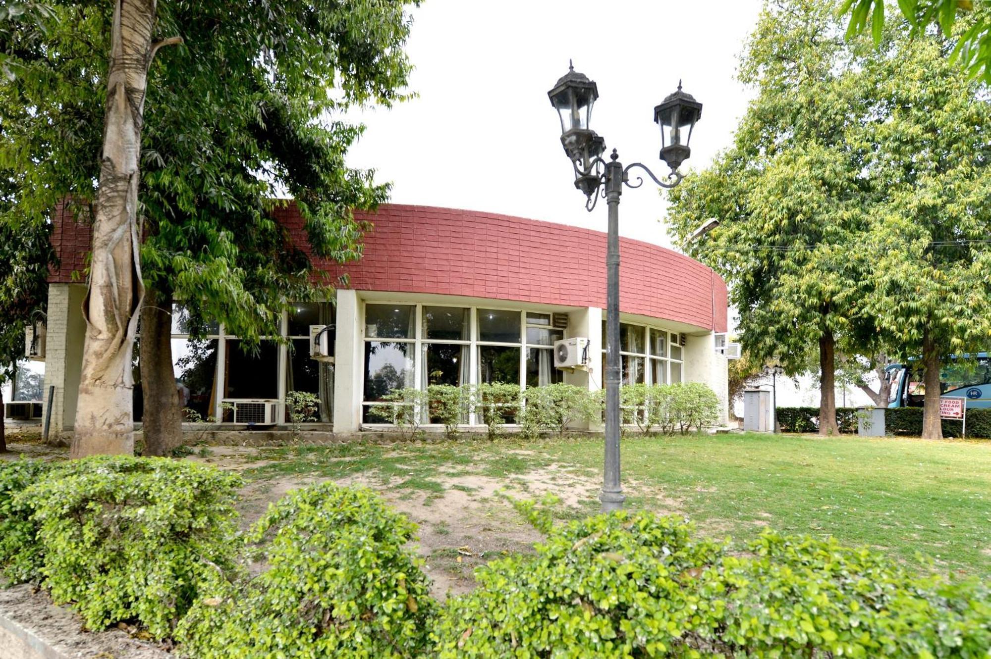 Karna Lake Tourist Resort Karnāl Exterior foto